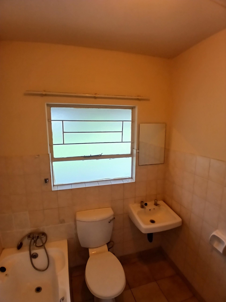 2 Bedroom Property for Sale in Geelhoutpark North West